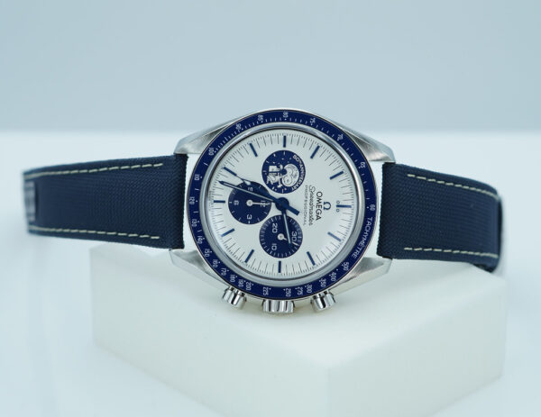Omega SPEEDMASTER SILVER SNOOPY AWARD 50TH ANNIVERSARY 2022 WARRANTY FULL SET - Image 9