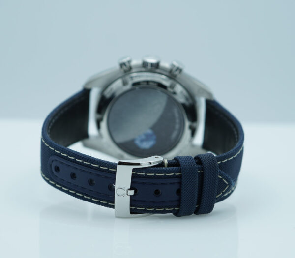 Omega SPEEDMASTER SILVER SNOOPY AWARD 50TH ANNIVERSARY 2022 WARRANTY FULL SET - Image 7
