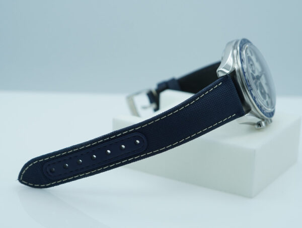 Omega SPEEDMASTER SILVER SNOOPY AWARD 50TH ANNIVERSARY 2022 WARRANTY FULL SET - Image 5