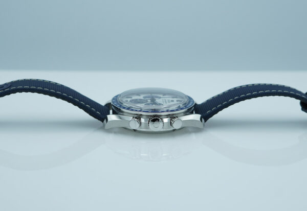 Omega SPEEDMASTER SILVER SNOOPY AWARD 50TH ANNIVERSARY 2022 WARRANTY FULL SET - Image 4