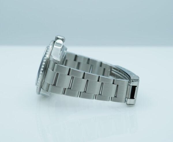 Rolex 16600 SEA-DWELLER 4000 NO HOLE CASE D SERIAL 40MM BOX PAPERS - Image 5
