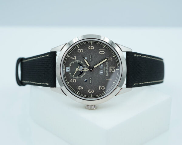 Patek PHILIPPE 5326G WHITE GOLD ANNUAL CALENDAR TRAVEL TIME 2023 BOXES PAPERS - Image 9