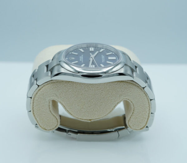 Rolex 124300 OYSTER PERPETUAL 41 BLUE DIAL 2022 WARRANTY FULL SET - Image 3