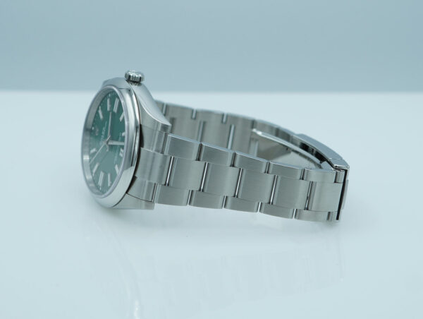 Rolex 124300 OYSTER PERPETUAL 41 GREEN DIAL 2022 WARRANTY FULL SET - Image 5