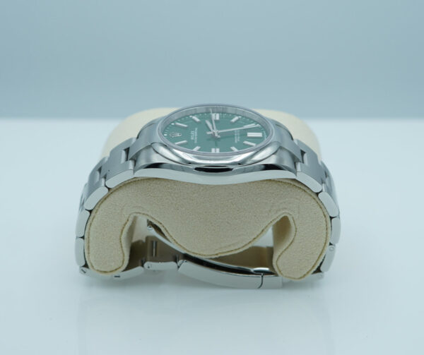 Rolex 124300 OYSTER PERPETUAL 41 GREEN DIAL 2022 WARRANTY FULL SET - Image 3