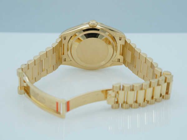Rolex 128238 DAY DATE 36 YELLOW GOLD CARNELIAN DIAL 2024 WARRANTY FULL SET - Image 8