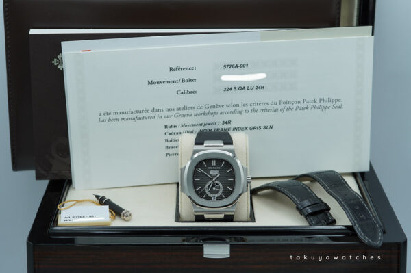 Patek PHILIPPE 5726A NAUTILUS STAINLESS STEEL ANNUAL CALENDAR GREY DIAL 2021 FULL SET - Image 2