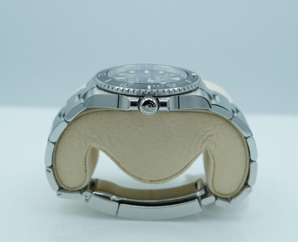 Rolex 124060 SUBMARINER NO DATE 41 NEW MODEL 2022 WARRANTY FULL SET - Image 3