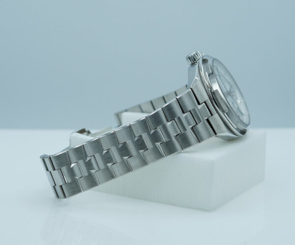 Vacheron CONSTANTIN OVERSEAS DUAL TIME 7900V SILVER DIAL 2022 WARRANTY FULL SET - Image 5