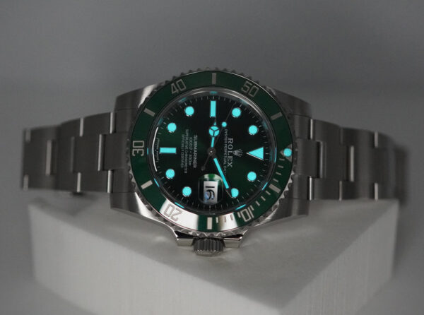 Rolex 116610LV SUBMARINER HULK GREEN DIAL GREEN BEZEL 2019 FULL SET - Image 11