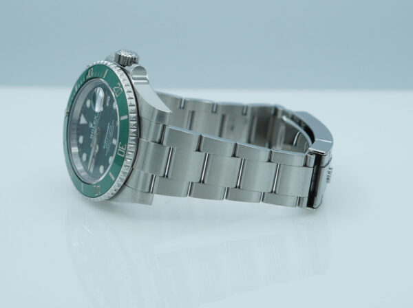 Rolex 116610LV SUBMARINER HULK GREEN DIAL GREEN BEZEL 2019 FULL SET - Image 5