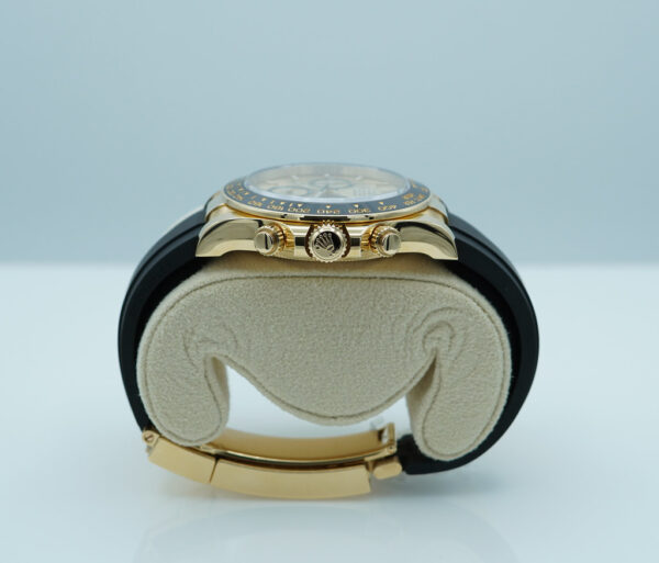 Rolex 126518LN DAYTONA YELLOW GOLD CHAMPAGNE DIAL OYSTERFLEX NEW MODEL 2024 FULL SET - Image 4