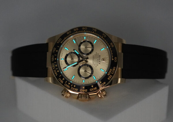 Rolex 126518LN DAYTONA YELLOW GOLD CHAMPAGNE DIAL OYSTERFLEX NEW MODEL 2024 FULL SET - Image 11