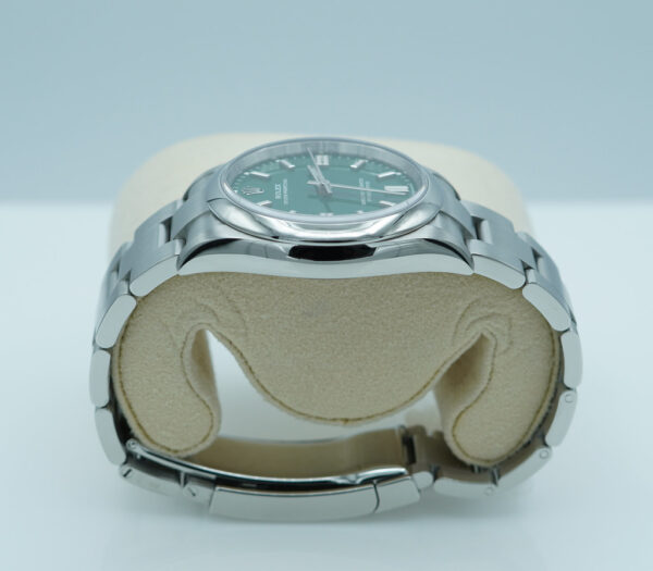 Rolex 126000 OYSTER PERPETUAL 36 GREEN DIAL 2021 WARRANTY FULL SET - Image 4