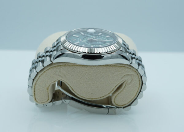 Rolex 336934 SKY-DWELLER MINT GREEN DIAL JUBILEE BAND NEW MODEL 2024 WARRANTY FULL SET - Image 4