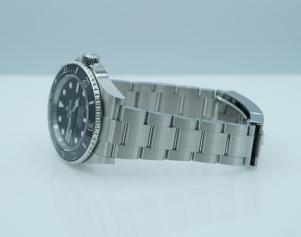 Rolex 124060 SUBMARINER NO DATE 41 NEW MODEL 2023 WARRANTY FULL SET - Image 5