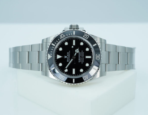 Rolex 124060 SUBMARINER NO DATE 41 NEW MODEL 2023 WARRANTY FULL SET - Image 10