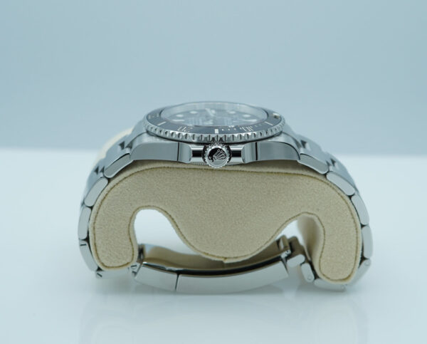 Rolex 124060 SUBMARINER NO DATE 41 NEW MODEL 2023 WARRANTY FULL SET - Image 3