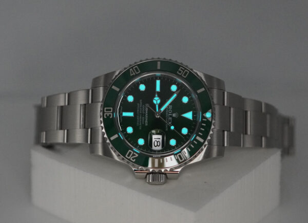 Rolex 116610LV SUBMARINER HULK GREEN DIAL GREEN BEZEL 2020 FULL SET - Image 11
