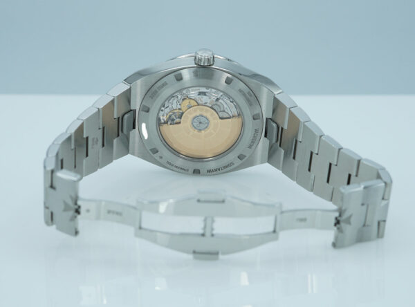 Vacheron CONSTANTIN OVERSEAS 4000V MOONPHASE RETROGRADE DATE BLUE DIAL 2025 FULL SET - Image 8
