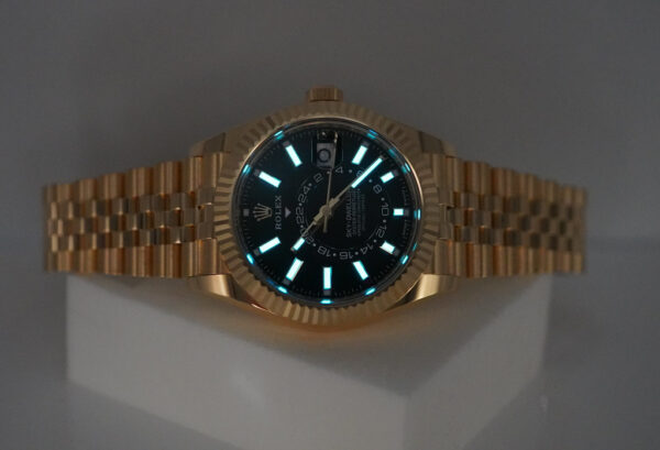 Rolex 336938 SKY-DWELLER 18K YELLOW GOLD GREEN DIAL JUBILEE BAND 2025 FULL SET - Image 11