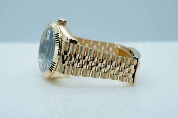 Rolex 336938 SKY-DWELLER 18K YELLOW GOLD GREEN DIAL JUBILEE BAND 2025 FULL SET - Image 5