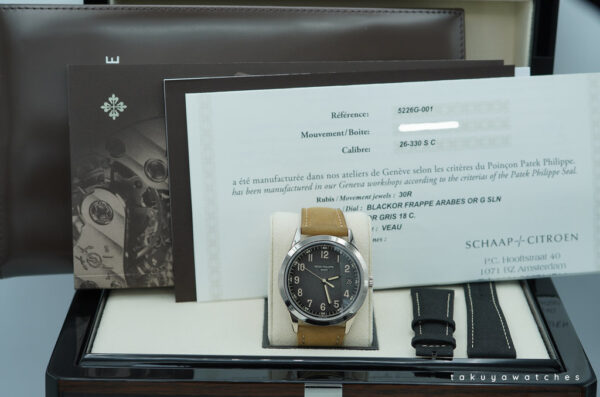 Patek PHILIPPE 5226G CALATRAVA WHITE GOLD CHARCOAL GRAY DIAL 2024 FULL SET - Image 2