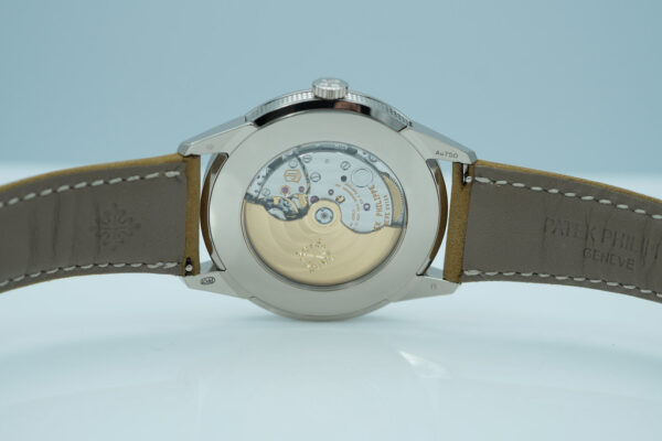 Patek PHILIPPE 5226G CALATRAVA WHITE GOLD CHARCOAL GRAY DIAL 2024 FULL SET - Image 8