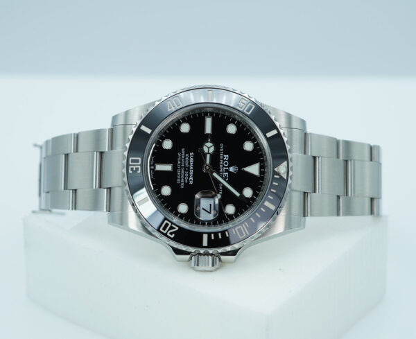 Rolex 126610LN SUBMARINER DATE 41 NEW MODEL 2021 WARRANTY FULL SET - Image 9