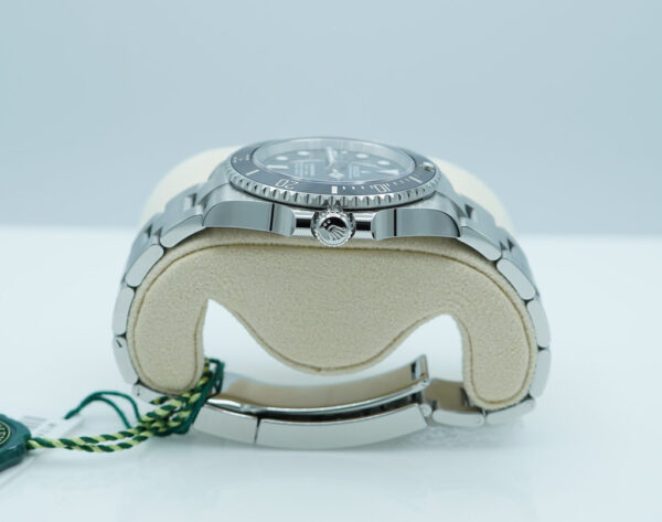 BRAND NEW Rolex 124060 SUBMARINER NO DATE 41 NEW MODEL 2025 WARRANTY FULL SET - Image 3