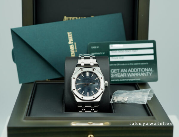 Audemars PIGUET ROYAL OAK 15550ST BLUE DIAL 37MM 2024 WARRANTY FULL SET - Image 2