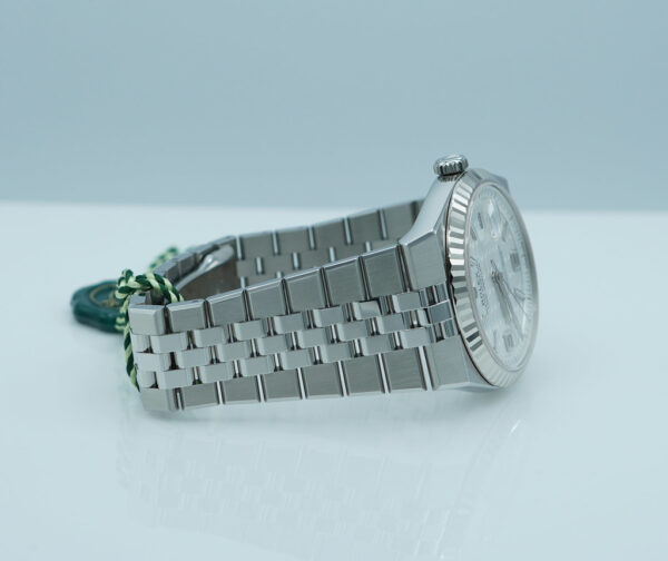 BRAND NEW Rolex 127334 LAND-DWELLER 40 WHITE DIAL JUBILEE BAND NEW 2025 MODEL FULL SET - Image 5