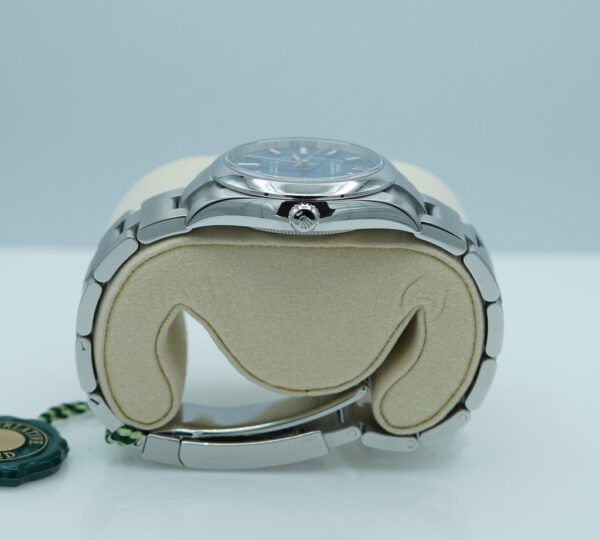 BRAND NEW Rolex 124200 OYSTER PERPETUAL 34 MED BLUE DIAL NEW 2025 MODEL FULL SET - Image 4