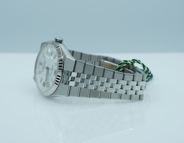BRAND NEW Rolex 127334 LAND-DWELLER 40 WHITE DIAL JUBILEE BAND NEW 2025 MODEL FULL SET - Image 6