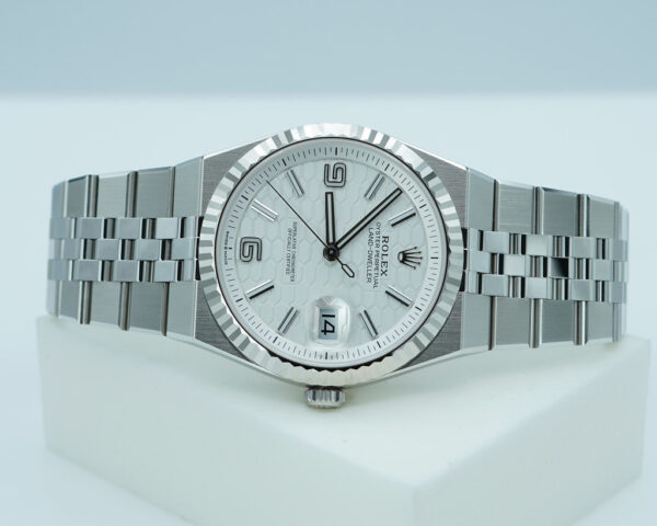 BRAND NEW Rolex 127334 LAND-DWELLER 40 WHITE DIAL JUBILEE BAND NEW 2025 MODEL FULL SET - Image 9