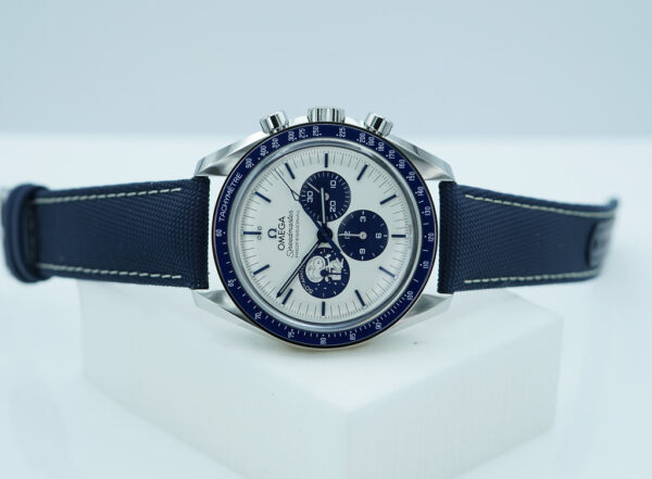 BRAND NEW Omega SPEEDMASTER SILVER SNOOPY AWARD 50TH ANNIVERSARY 2025 FULL SET - Image 10
