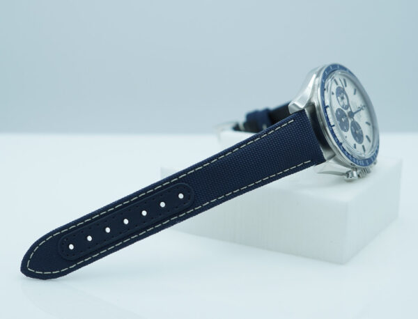 BRAND NEW Omega SPEEDMASTER SILVER SNOOPY AWARD 50TH ANNIVERSARY 2025 FULL SET - Image 5