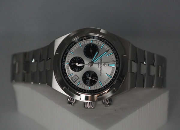 Vacheron CONSTANTIN OVERSEAS CHRONOGRAPH 5520V PANDA DIAL 2024 NEW MODEL FULL SET - Image 11