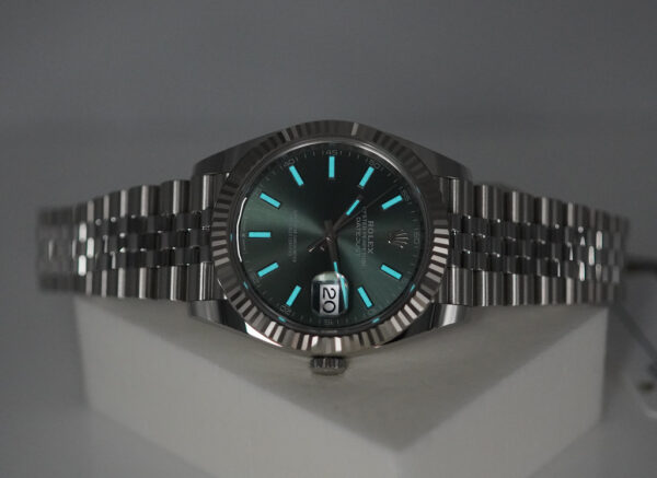 NEW Rolex 126334 DATEJUST 41 FLUTED BEZEL MINT GREEN DIAL JUBILEE BAND 2024 FULL SET - Image 11
