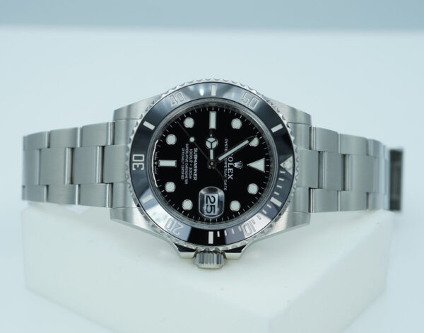 Rolex 126610LN SUBMARINER DATE 41 NEW MODEL 2021 WARRANTY FULL SET - Image 9