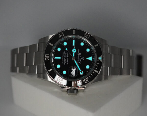 Rolex 126610LN SUBMARINER DATE 41 NEW MODEL 2021 WARRANTY FULL SET - Image 11