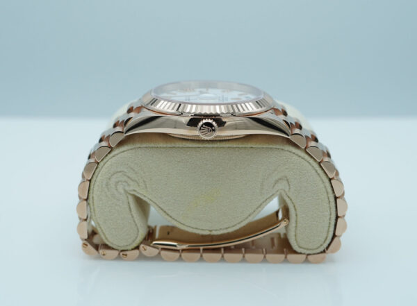 Rolex 228235 DAY DATE 40 ROSE GOLD WHITE ROMAN DIAL 2023 WARRANTY FULL SET - Image 3