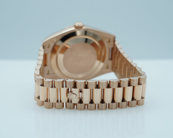 Rolex 228235 DAY DATE 40 ROSE GOLD WHITE ROMAN DIAL 2023 WARRANTY FULL SET - Image 7