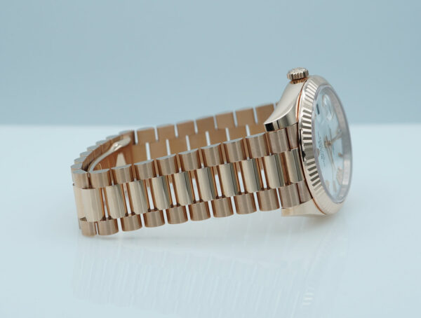 Rolex 228235 DAY DATE 40 ROSE GOLD WHITE ROMAN DIAL 2023 WARRANTY FULL SET - Image 6