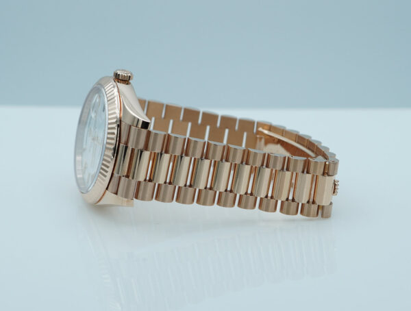 Rolex 228235 DAY DATE 40 ROSE GOLD WHITE ROMAN DIAL 2023 WARRANTY FULL SET - Image 5