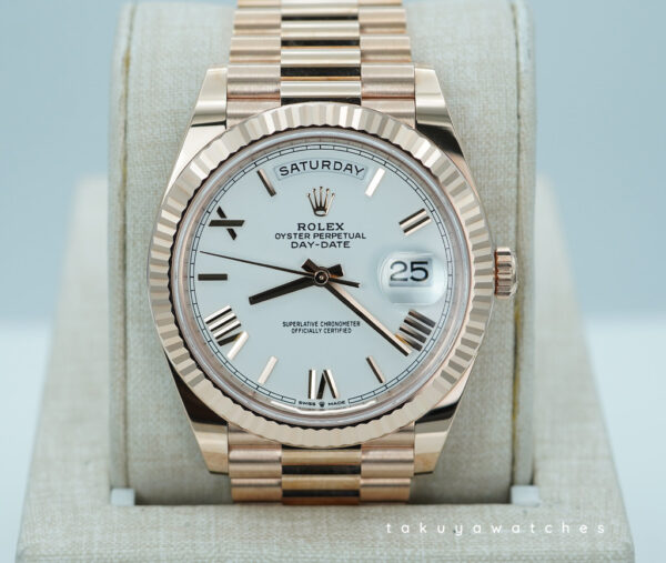 Rolex 228235 DAY DATE 40 ROSE GOLD WHITE ROMAN DIAL 2023 WARRANTY FULL SET