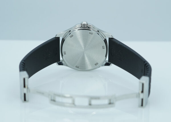 Patek PHILIPPE 5064A AQUANAUT QUARTZ STAINLESS STEEL 35MM 2015 EXTRA STRAPS BOX PAPERS - Image 8
