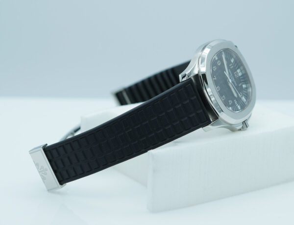 Patek PHILIPPE 5064A AQUANAUT QUARTZ STAINLESS STEEL 35MM 2015 EXTRA STRAPS BOX PAPERS - Image 5