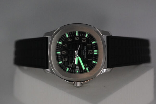 Patek PHILIPPE 5064A AQUANAUT QUARTZ STAINLESS STEEL 35MM 2015 EXTRA STRAPS BOX PAPERS - Image 11