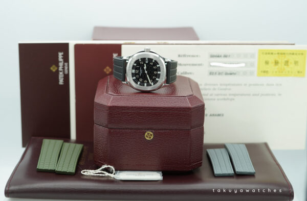 Patek PHILIPPE 5064A AQUANAUT QUARTZ STAINLESS STEEL 35MM 2015 EXTRA STRAPS BOX PAPERS - Image 2